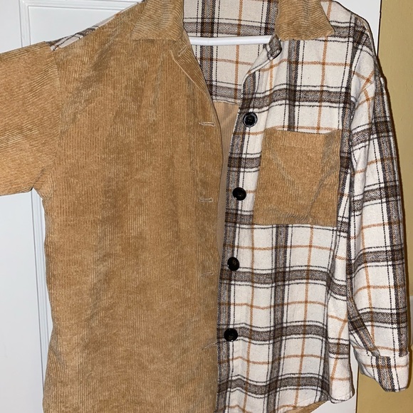 Beige Buttonup with pattern - Picture 3 of 3